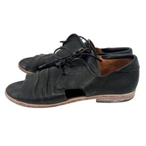 P. Monjo Leather Pep Toe Cut out Shoes